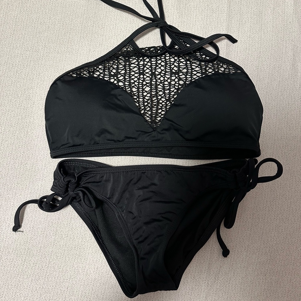 Bikini Set - Picture 2 of 4